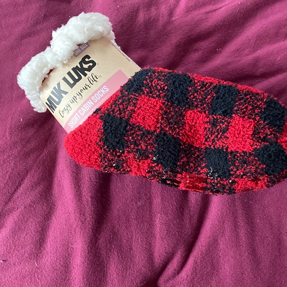 MukLuks short cabin socks 2 pair, NWT